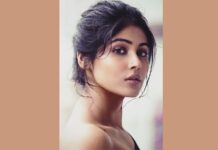 কালো অন্তর্বাসে মধুরিমা বসাক -এর উষ্ণতা!