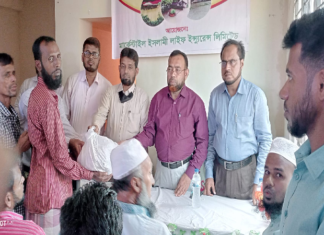 বন্যা দূর্গতদের মাঝে খাদ্য সহায়তা বিতরণ করলো মার্কেন্টাইল ইসলামী লাইফ মার্কেন্টাইল ইসলামী লাইফ