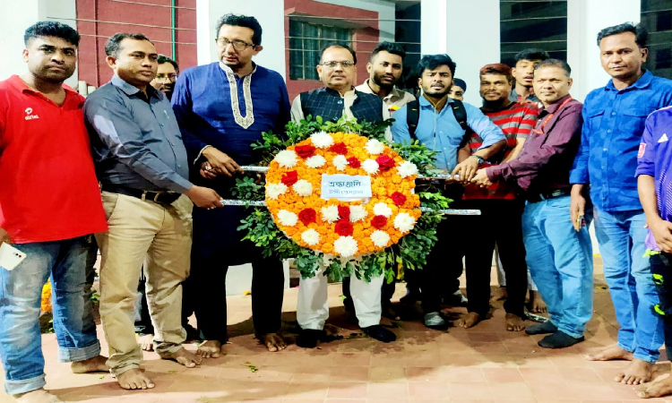 ভাষা শহীদদের স্মরণে টঙ্গী প্রেসক্লাবের শ্রদ্ধা নিবেদন